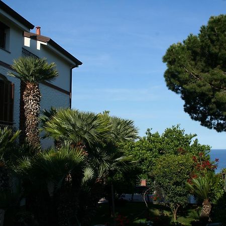 La Dolce Vita Arma di Taggia Exterior foto