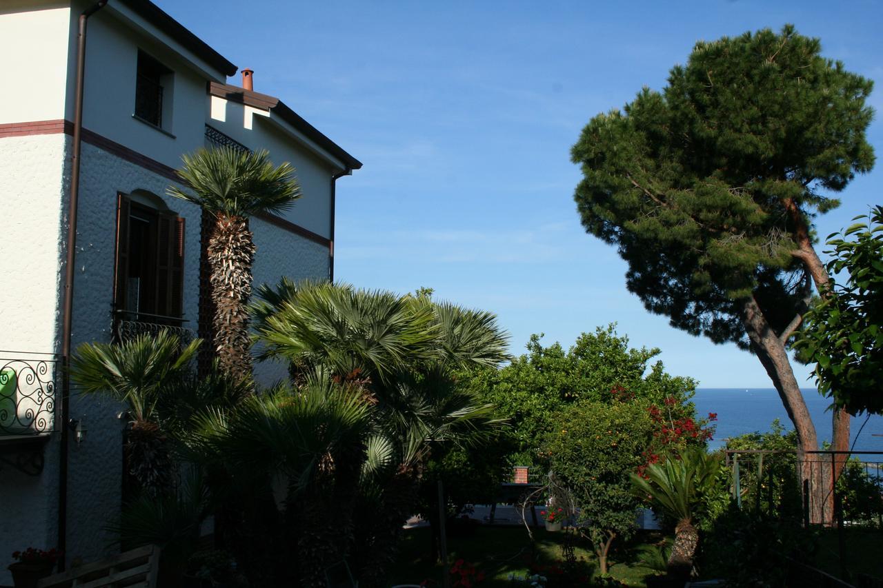 La Dolce Vita Arma di Taggia Exterior foto