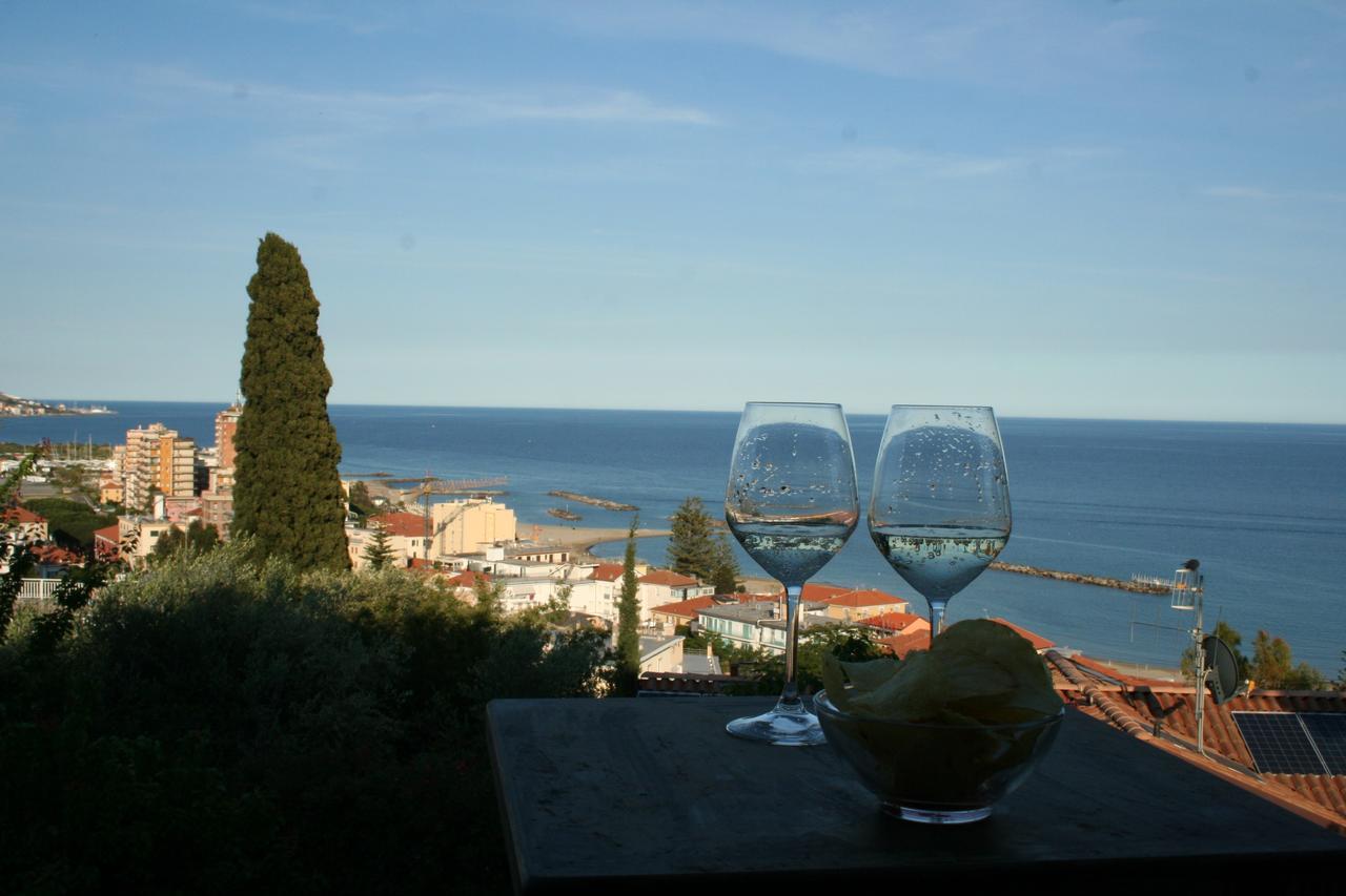 La Dolce Vita Arma di Taggia Exterior foto